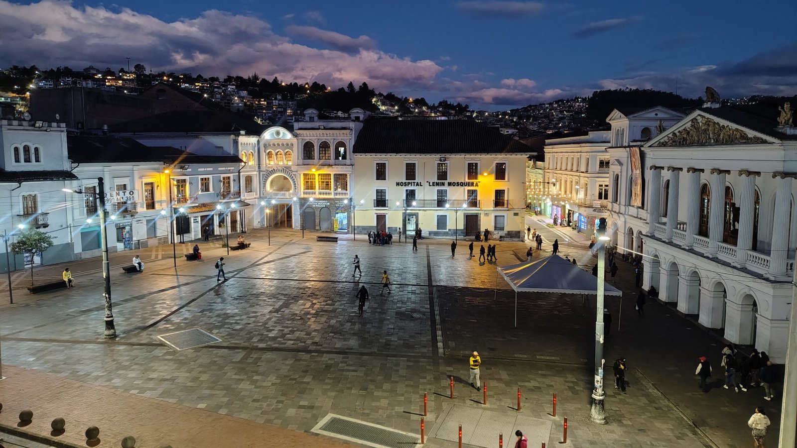 La Plaza del Teatro: memoria, escena y vida urbana